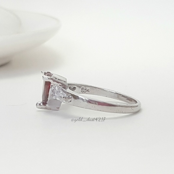 Ruby Red Heart Ring - Picture 4 of 6